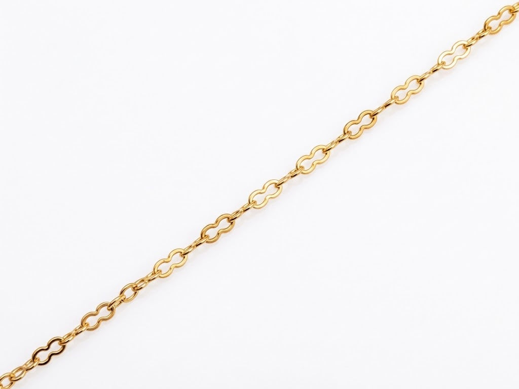 Figure Eight Link Chain Gold
